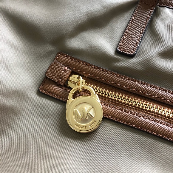 Michael Kors Tote Purse - Picture 4 of 10